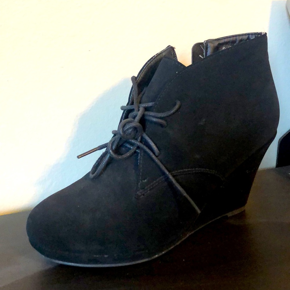 Ankle Bootie w/ Heel